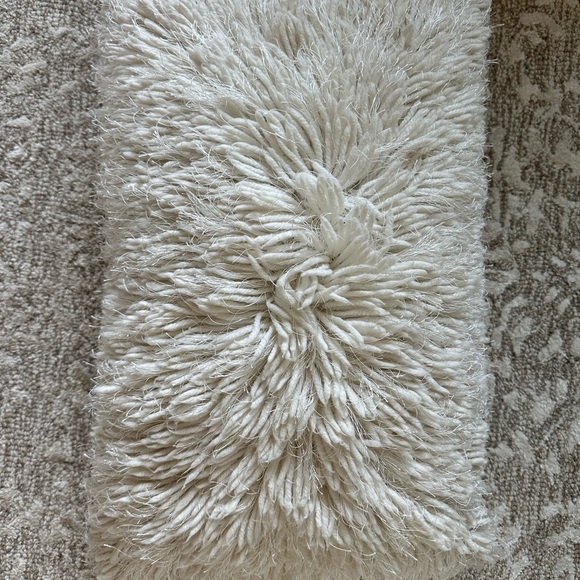 Pillow Covers - Fringed Throw/Toss Pillows - Set of 2 Lumber - Winter Home Decor - Picture 3 of 4